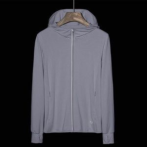 Super comfortable sweater size small in gray.